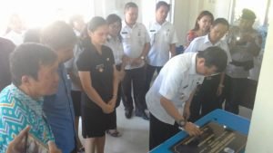 Walikota Manado DR G.S Vicky Lumentut mesmikan Kantor Lurah Paniki Dua Kecamatan Mapanget Rabu (10/08/2016) siang