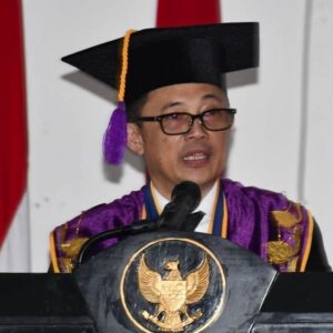 Wisuda 796 Mahasiswa, Rektor Singgung Pembukaan FKG UNSRAT 2026