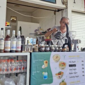 Tiga Jam Bersama Stenly Towoliu, Mantan Wartawan, Pegiat LSM yang Kini Owner “Pap’s Coffee”